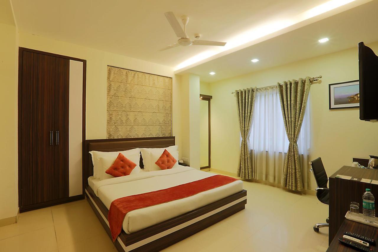 Hotel Premiere Villa Varanasi Exterior foto