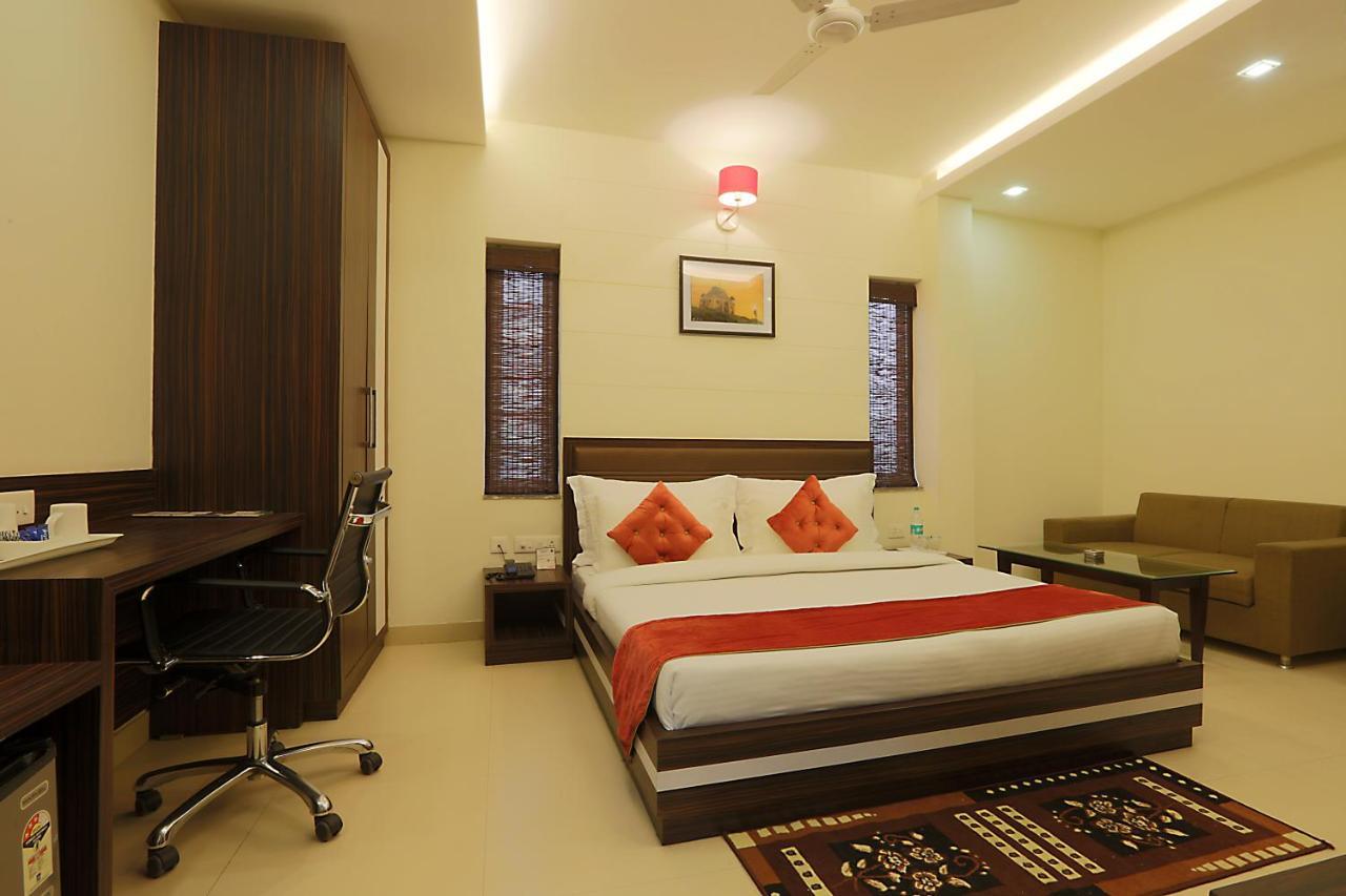 Hotel Premiere Villa Varanasi Exterior foto